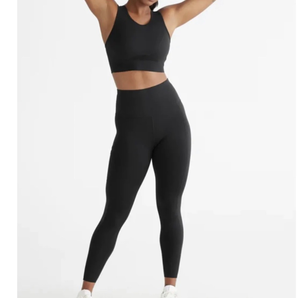 TWO Knix Active Bra & Leggings - Black & Navy
